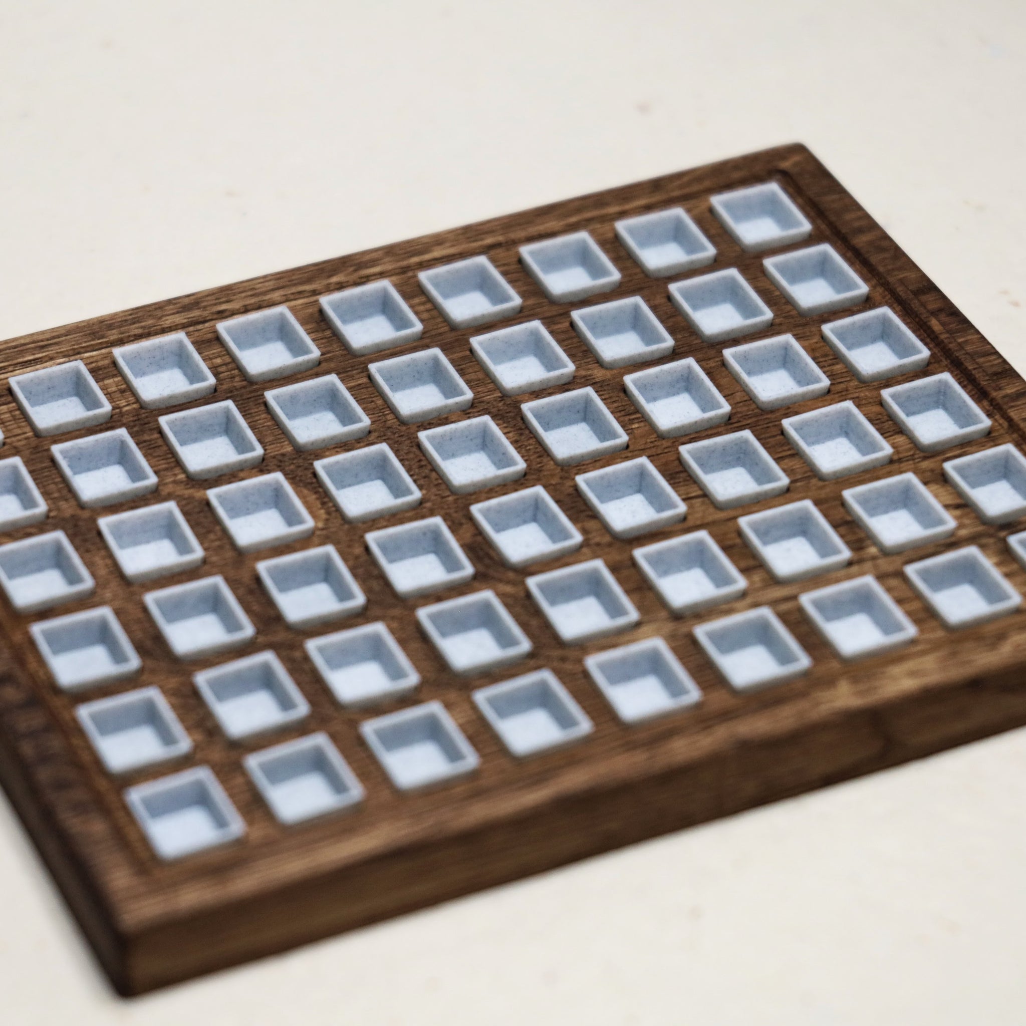 Palette d'aquarelle en bois (avec 54 demi-godets vides)