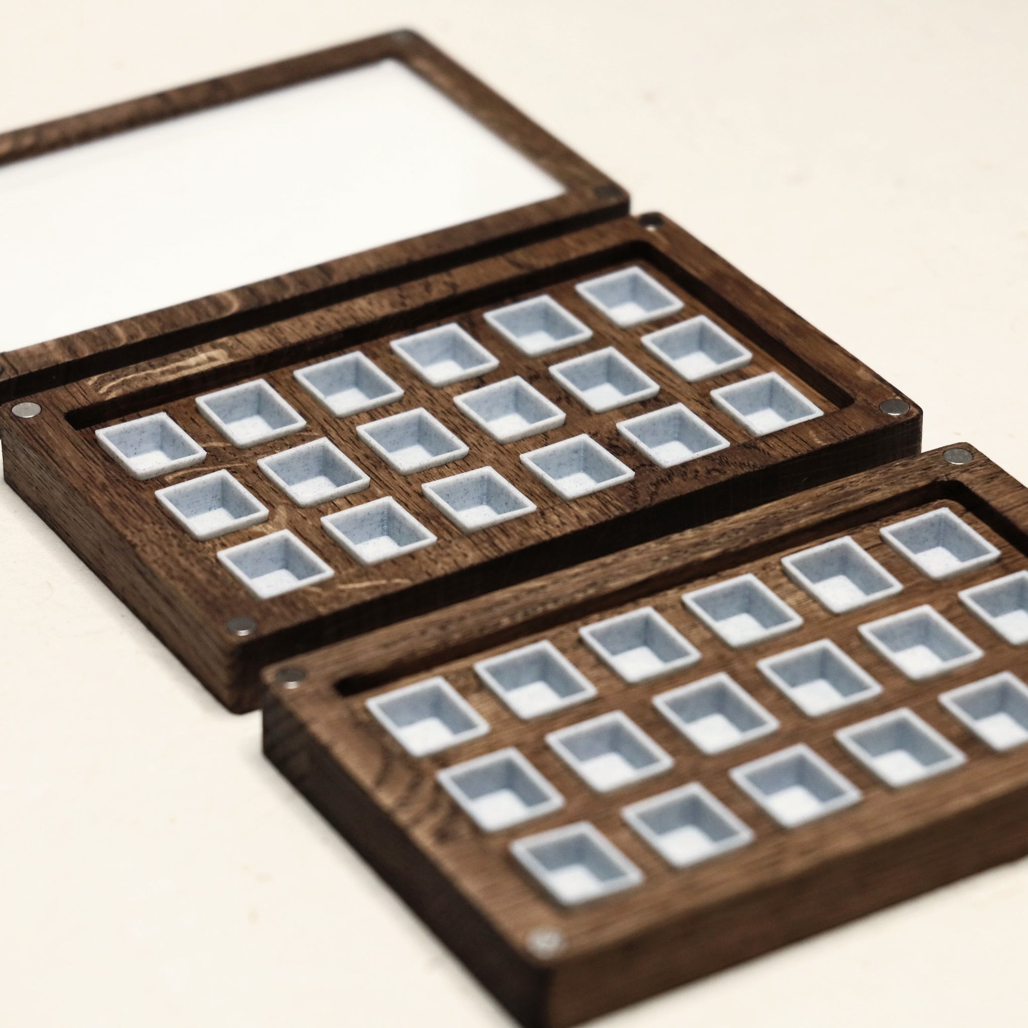 Coffret d'aquarelles de luxe en bois (avec 36 demi-godets vides)